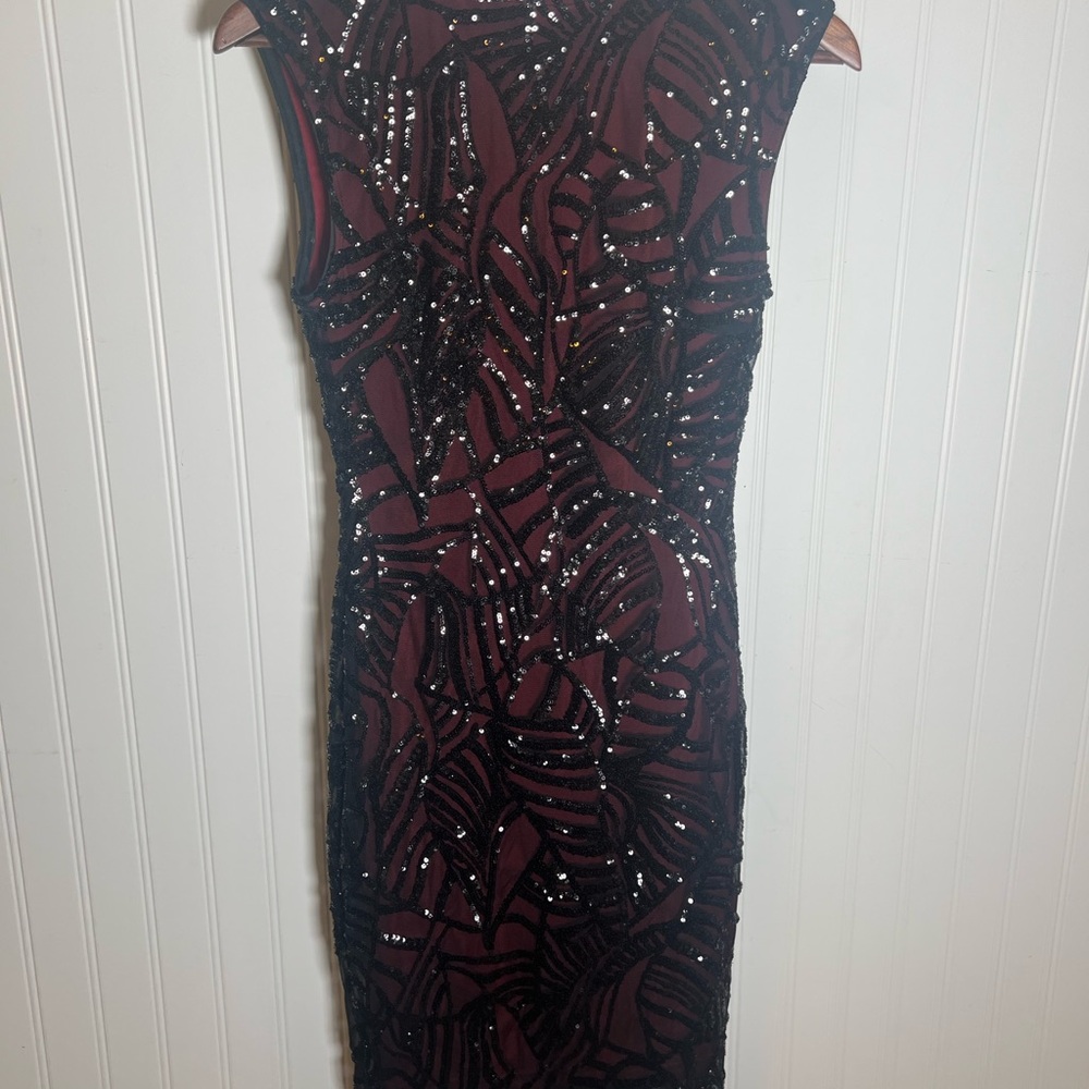 Elegant Glamorous Sequined Dress size M Stretchy valentine party holiday cruise